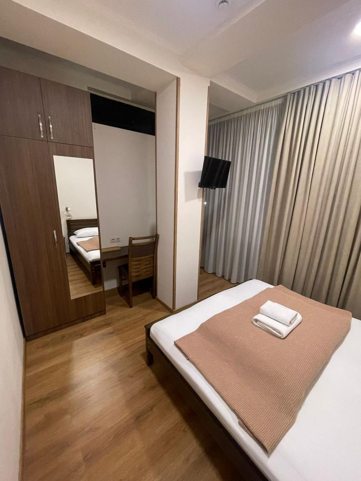 Art Family Hotel Tbilissi Extérieur photo